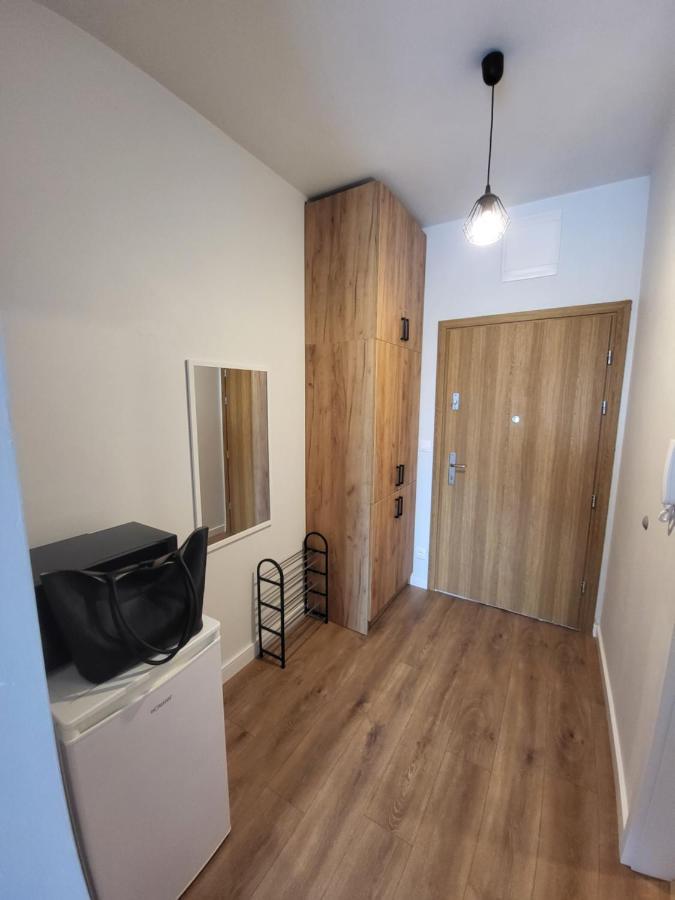 Nest Niebieski Zator Luaran gambar