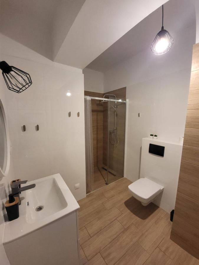 Nest Niebieski Zator Luaran gambar