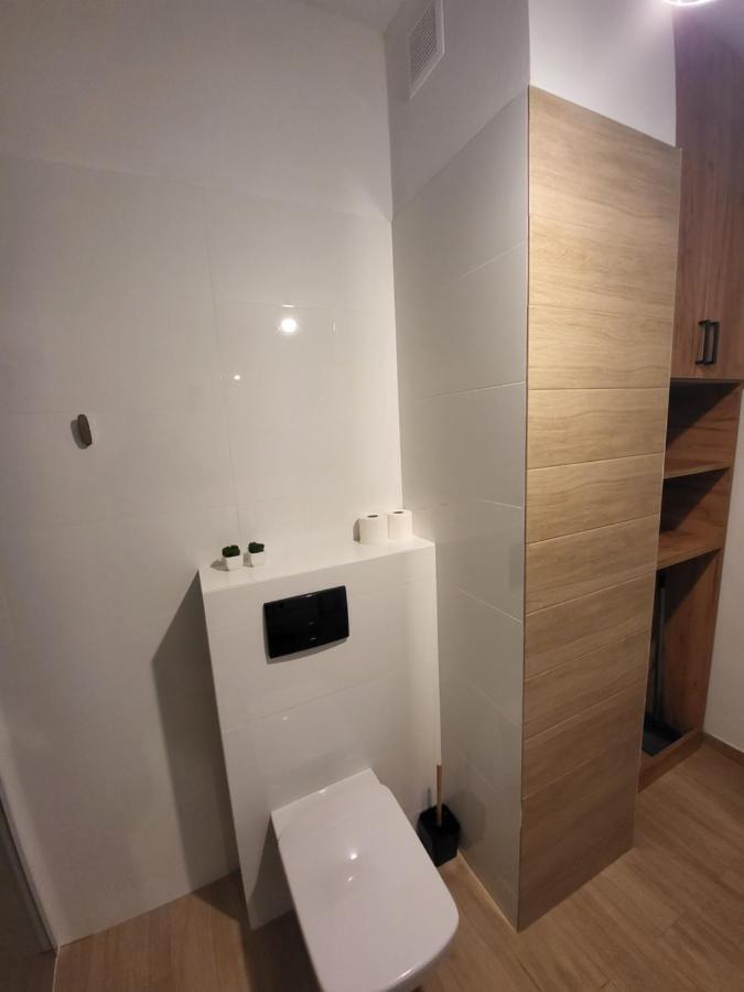 Nest Niebieski Zator Luaran gambar